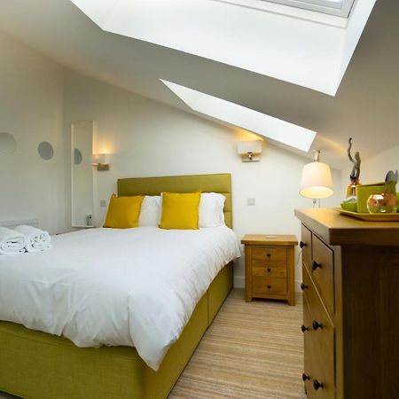 Largigi Rooms, Close To The Beach And Town Centre, Parking Available Λάιμ Ρέγκις Εξωτερικό φωτογραφία