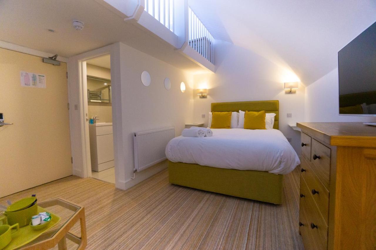Largigi Rooms, Close To The Beach And Town Centre, Parking Available Λάιμ Ρέγκις Εξωτερικό φωτογραφία