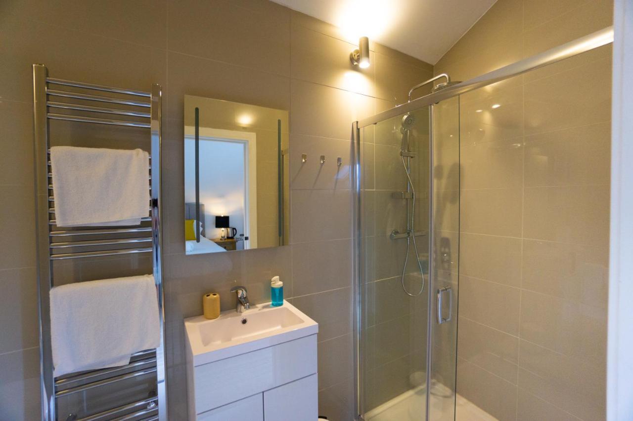 Largigi Rooms, Close To The Beach And Town Centre, Parking Available Λάιμ Ρέγκις Εξωτερικό φωτογραφία