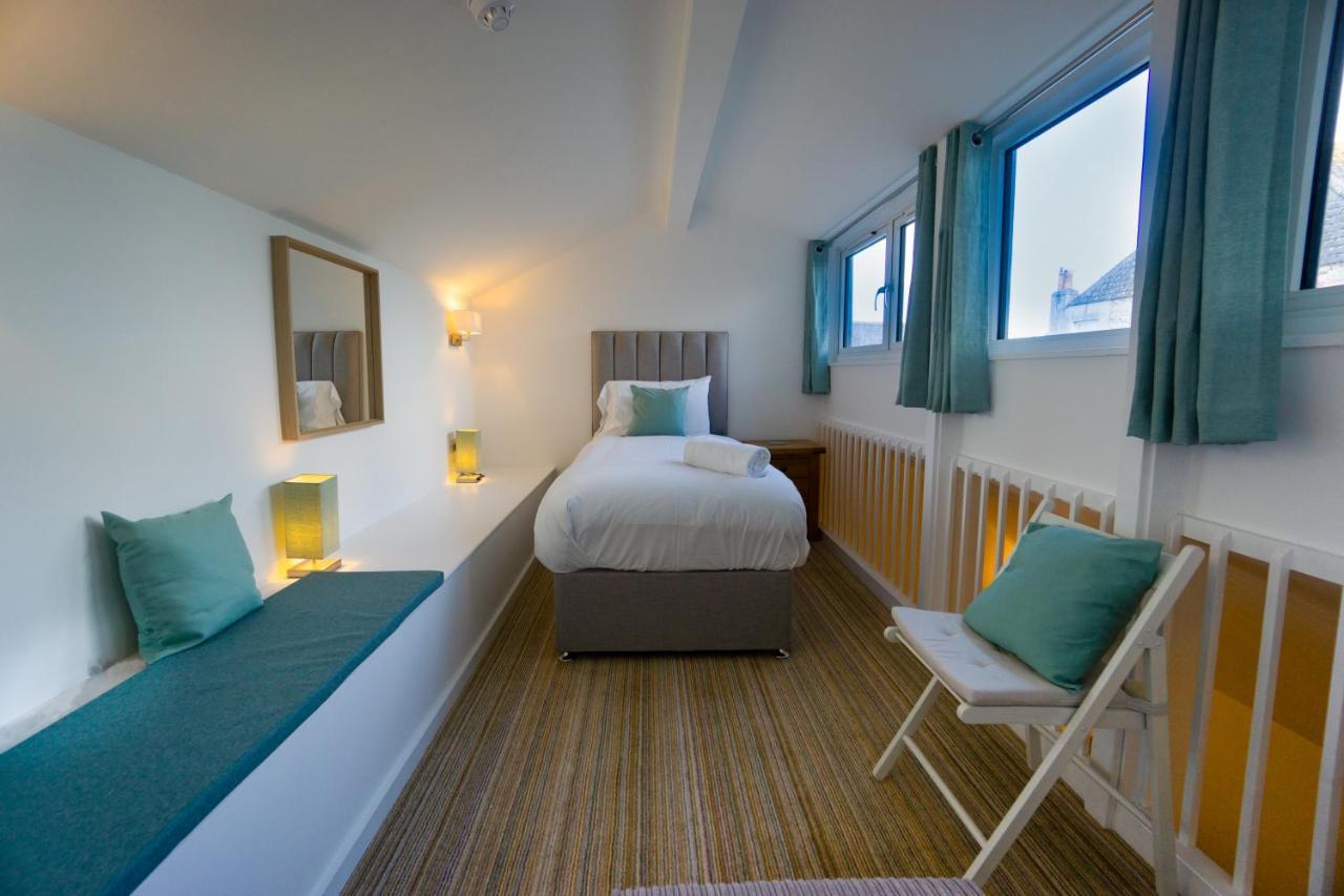 Largigi Rooms, Close To The Beach And Town Centre, Parking Available Λάιμ Ρέγκις Εξωτερικό φωτογραφία